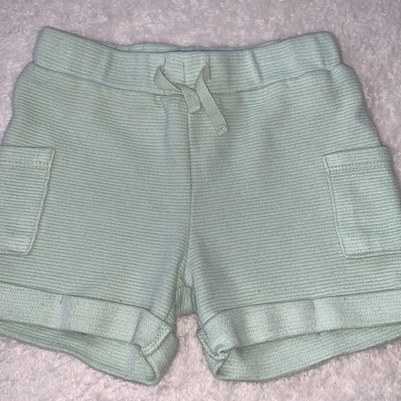 Star Wars Disney Baby Yoda 2 pc. Outfit 24M Green & Ivory EUC Hoodie & Shorts - Picture 11 of 12